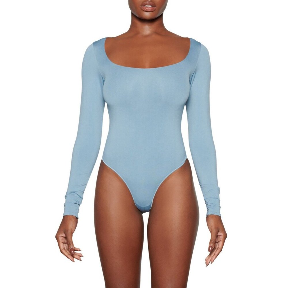 SKIMS Essential Long Sleeve Scoop Neck Stretchy Thong Bodysuit Arctic Size L/XL